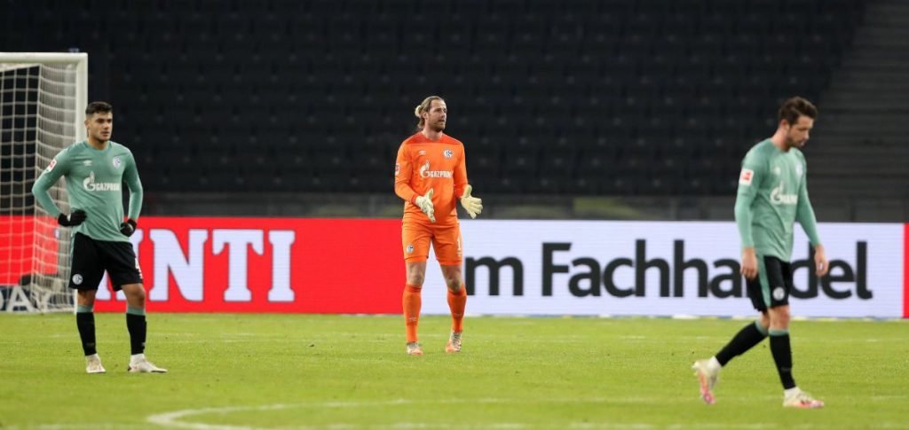 Godina je nova, Schalkeove navike stare