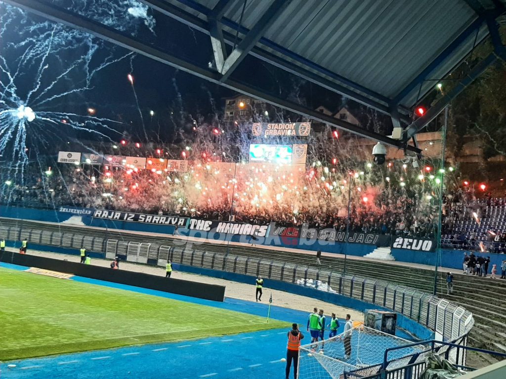 SPEKTAKL: Pogledajte šta su Manijaci priredili povodom 101. rođendana Želje (VIDEO)