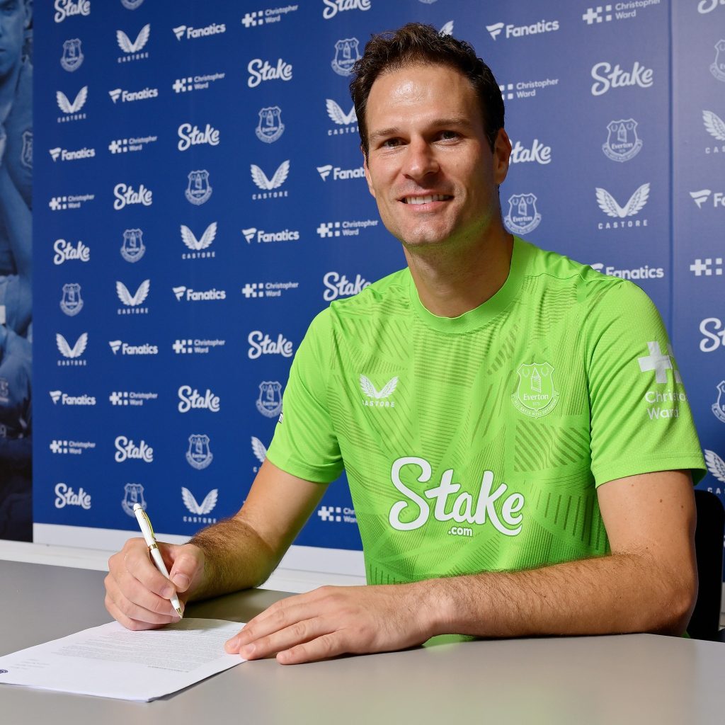Zvanično: Asmir Begović ponovo u Premiershipu!