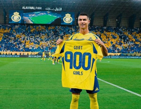 Ronaldo saopštio gdje će igrati naredne sezone!</a>