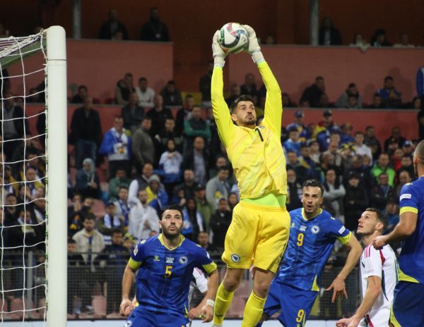 Vasilj proglašen trećim najboljim golmanom Bundeslige, zbog jedne stvari je oduševio sve</a>