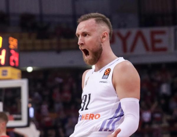 Na pomolu senzacionalni transfer Džanana Muse</a>