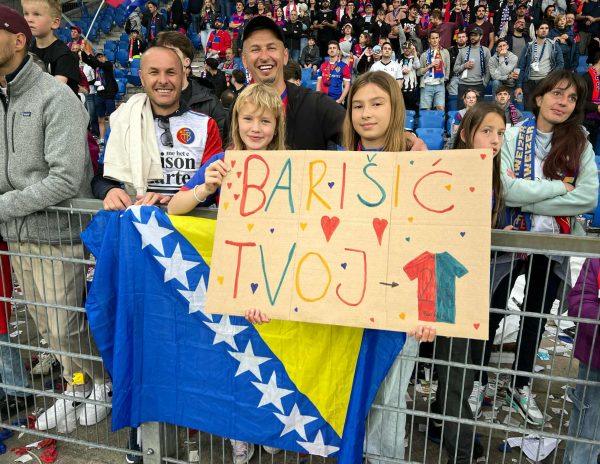 Bh. navijači bodrili Barišića i njegov Basel u velikoj pobjedi i proslavi šampionske titule!</a>