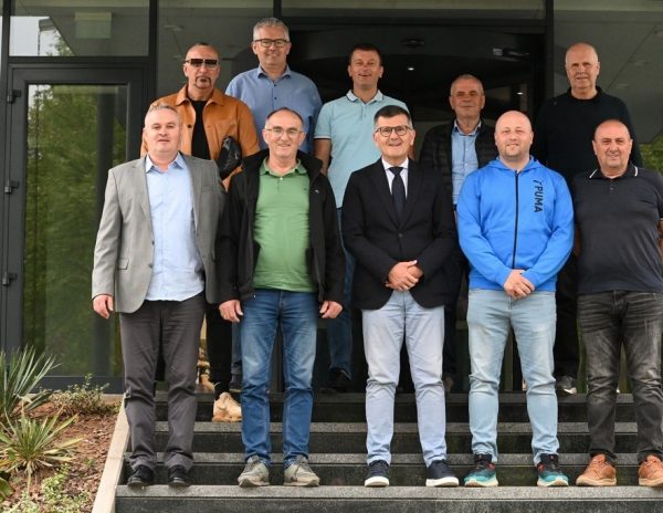 Klubovi potpisali ugovore o raspodjeli sredstava iz UEFA fonda za pomoć</a>