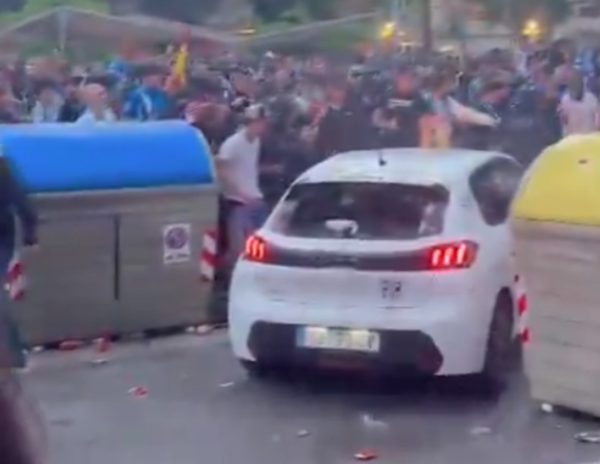 Užasne scene u katalonskom derbiju: Kolika uletio među navijače, ima povrijeđenih</a>