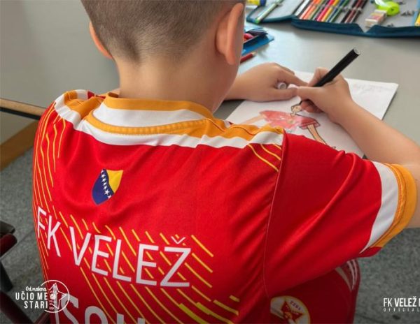 Emocija u svakom crtežu: Više od 1500 učenika pokazali koliko vole Velež!</a>