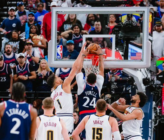 New York u polufinalu Istoka, Clippersi protiv Denvera izborili sedmu utakmicu</a>
