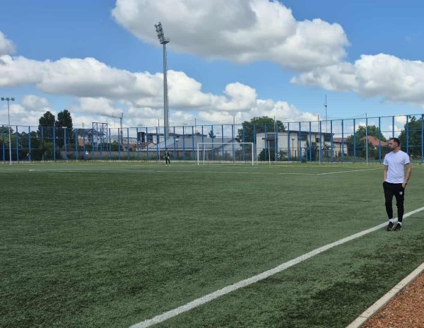 Bivši fudbaler Sarajeva i Veleža jutros vodio utakmicu juniora, danas igra važan meč…</a>