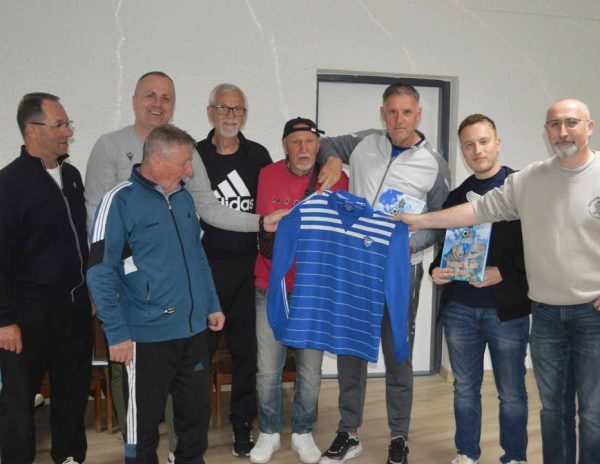 Promocija knjige ,,Fudbal je moj život“ u Odžaku</a>