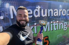 Pezer ponovno pobijedio na mitingu u crnogorskom Baru