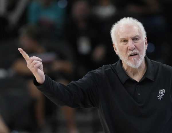 Šok u NBA ligi: Nakon 28 godina na čelu Mamuza legendarni trener se povlači iz košarke!</a>