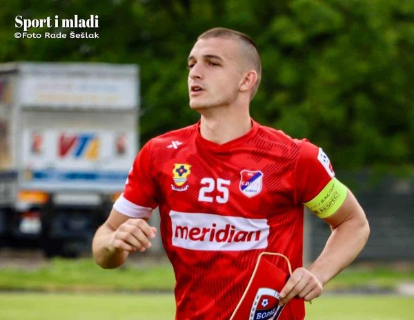 Jedan od najboljih defanzivaca Premijer lige na meti inostranih klubova</a>