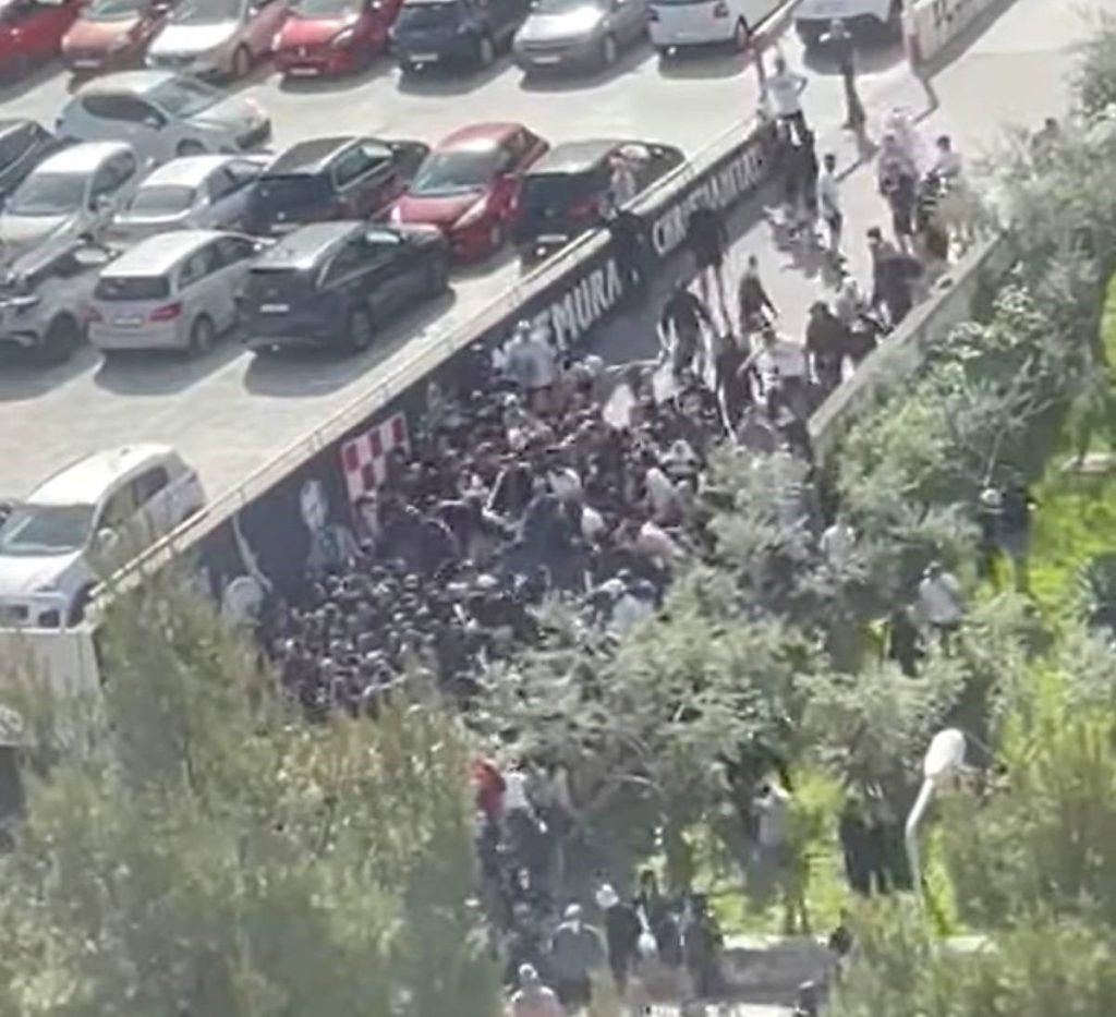 Masovna tučnjava Torcide i Bad Blue Boysa uoči derbija na Poljudu