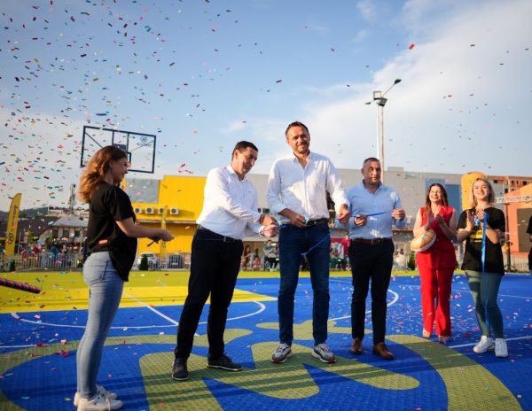 Željko Rebrača svečano otvorio novi Mozzart teren na Palama</a>
