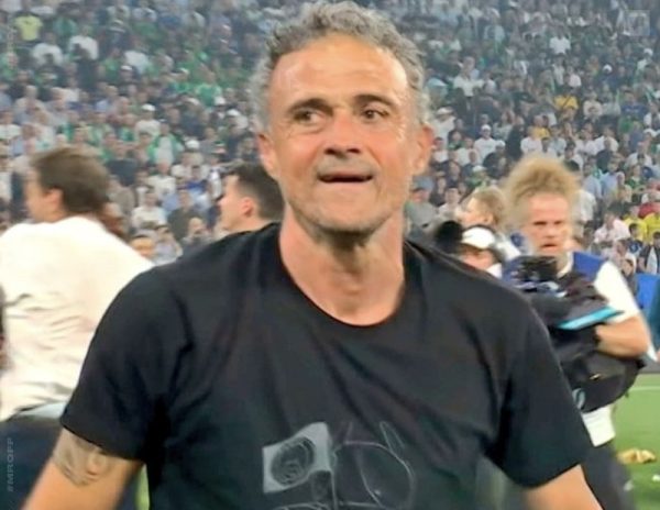 Luis Enrique dirljivom gestom odao počast preminuloj kćerki Xani</a>