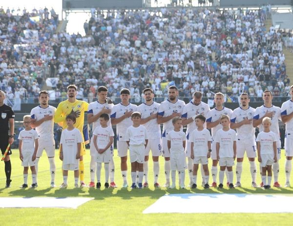 Legendarni fudbaler kritikovao “Zmajeve”: Ništa ne razumijem u našoj igri, kao da je lutrija</a>