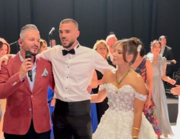 Neno Murić napravio ludnicu na svadbi Nihada Mujakića, reprezentativac zapjevao “Sarajevo ljubavi moja”! (VIDEO)</a>