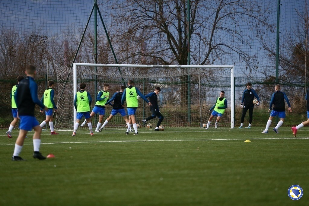 Ovo je spisak juniorske reprezentacije BiH, stižu igrači PSG-a, Fulhama, Borussije