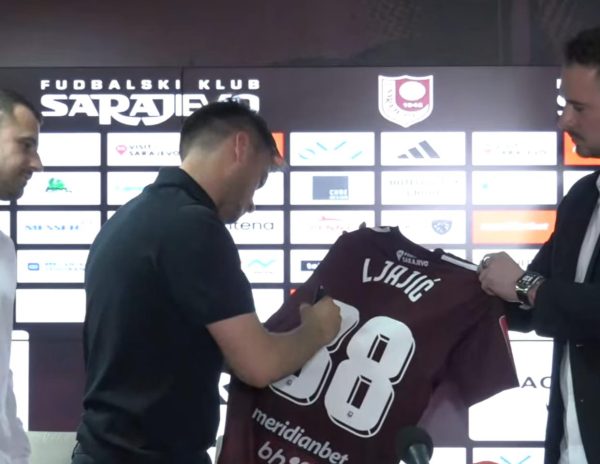Kada vidite kako se Novi Pazar oprostio od Ljajića shvatit ćete njegovu veličnu, zbog Adema su napravili i presedan</a>