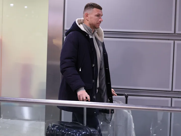 Edin Džeko sletio u Düsseldorf, poznat je njegov program za sutra