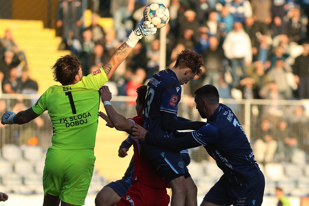 Ogromne kazne za Sarajevo Želju i Velež, Grbavica pred djelomičnom suspenzijom