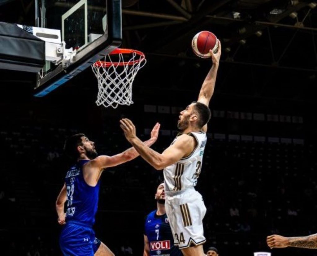 Musa, Kamenjaš i Kondić se radovali: Furiozan start Dubaija Budućnost nije mogla ispratiti FOTO: Dubai Basketball