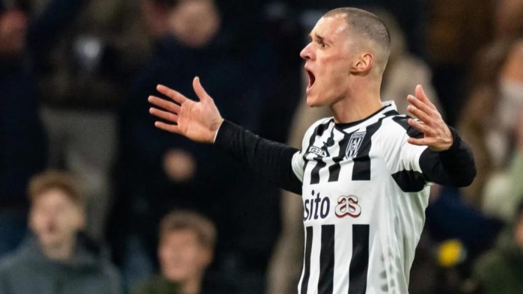 Kulenović na raskrsnici karijere, dvije ponude su već na stolu!