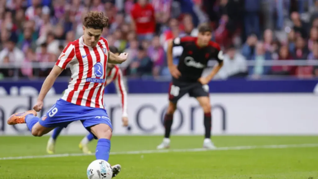 Cerezo prekinuo špekulacije: Julián Álvarez ostaje u Atleticu