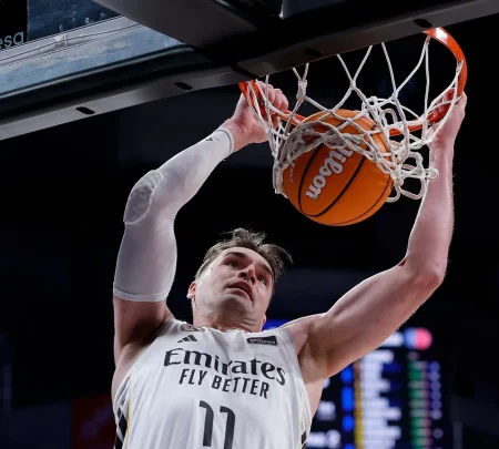 Mario Hezonja zakucava