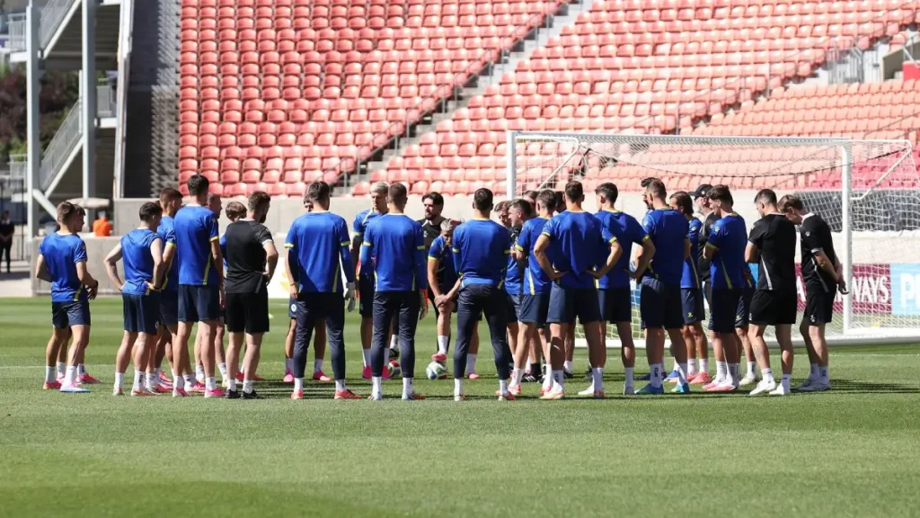 Švicarski trener tvrdi da će BiH imati jednu slabu kariku u prvih 11 i da Yakin treba igrati na tu kartu reprezentacija bih trening salt lake city