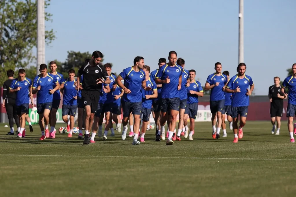 Guardian pred Mundijal: Bosna i Hercegovina među najzanimljivijim pričama prvenstva Reprezentacija BiH na treningu