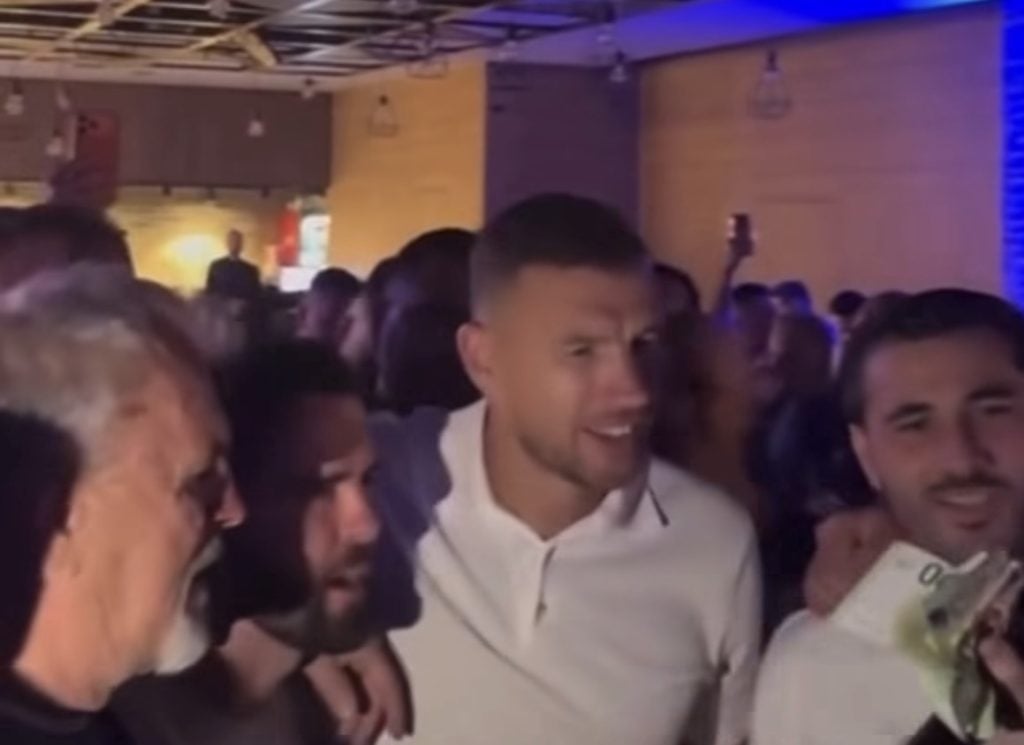 Dernek u Sarajevu za oproštaj: Popularni pjevač pogodio pjesmom Džeku, Kolašinca, Pjanića…